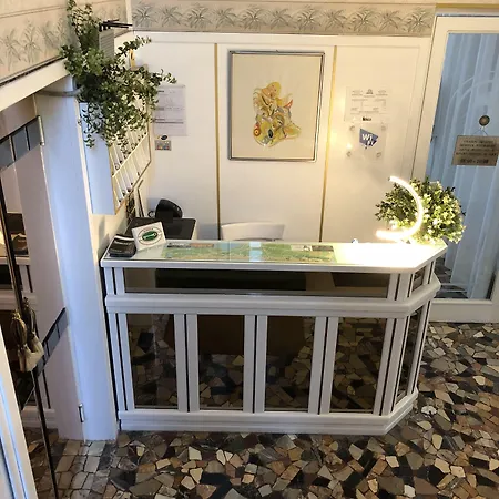 Hotel Marlisa Pier