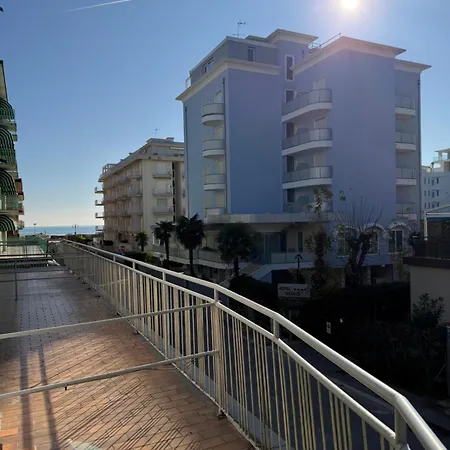 Hotel Marlisa Pier